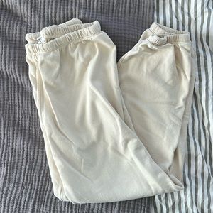 Perfect White Tee joggers (color sugar)